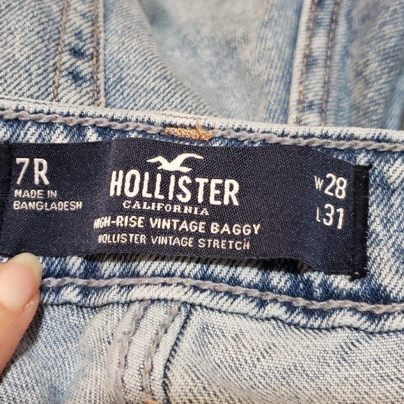 Curvy High-Rise Vintage Baggy Cross Over Waistband Jean Distressed - Picture 4 of 5